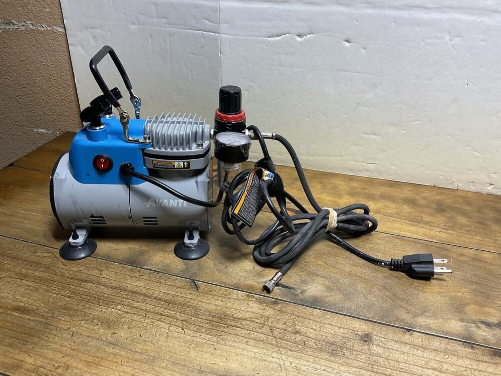 AVANTI Airbrush Compressor Combo Kit AV-AB-01 INDOOR 120VAC 3-WIRE 1/4” BSP AIR